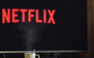 Dix ans après son arrivée, Netflix génère presque 1,5 Md€ de revenus en France