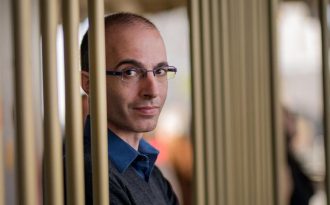 Yuval Noah Harari : “les réseaux sociaux deviendront un contre-pouvoir à la dictature »