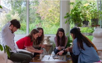 Olem, le robot qui donne du peps aux jeux de société !