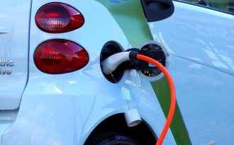 Votre future voiture électrique servira bientôt de batterie géante