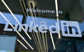 LinkedIn, la plateforme qui permet de romancer son parcours professionnel