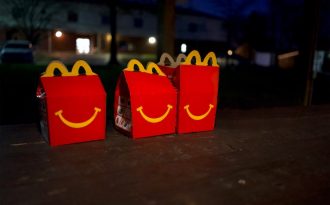 Même sans montrer ses produits, la dernière campagne de McDonald’s remplit parfaitement son rôle